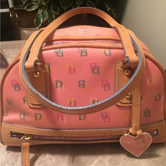 Women’s Dooney & Bourke Pink Purse (small) - Picture 4 of 11